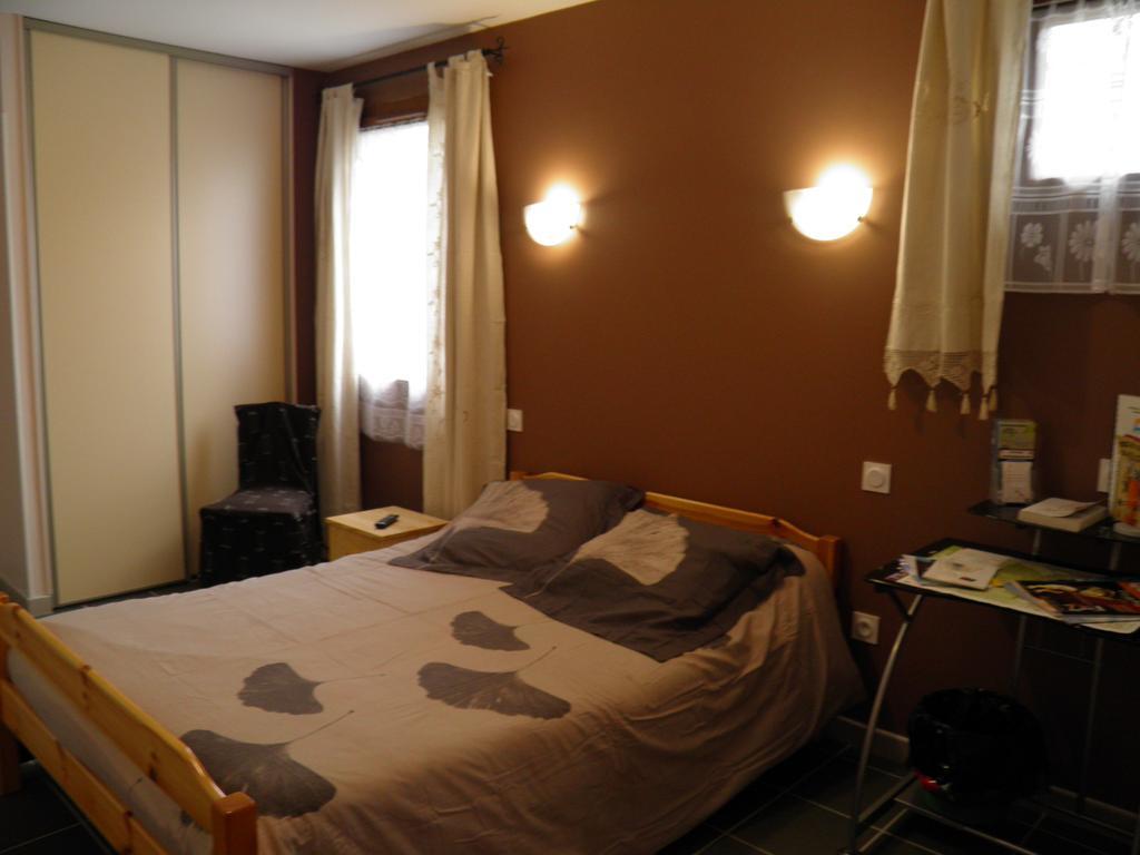 Auberge des Pyrénées Sainte-Marie-de-Campan Habitación foto