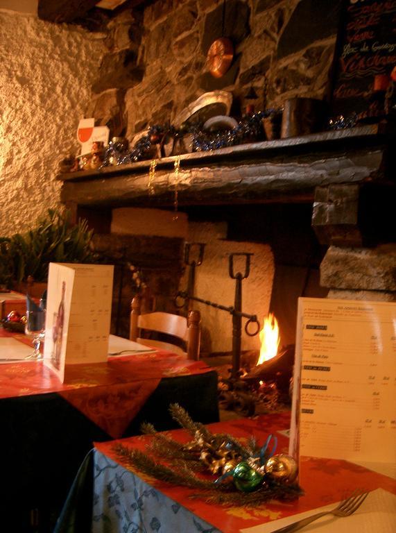 Auberge des Pyrénées Sainte-Marie-de-Campan Exterior foto