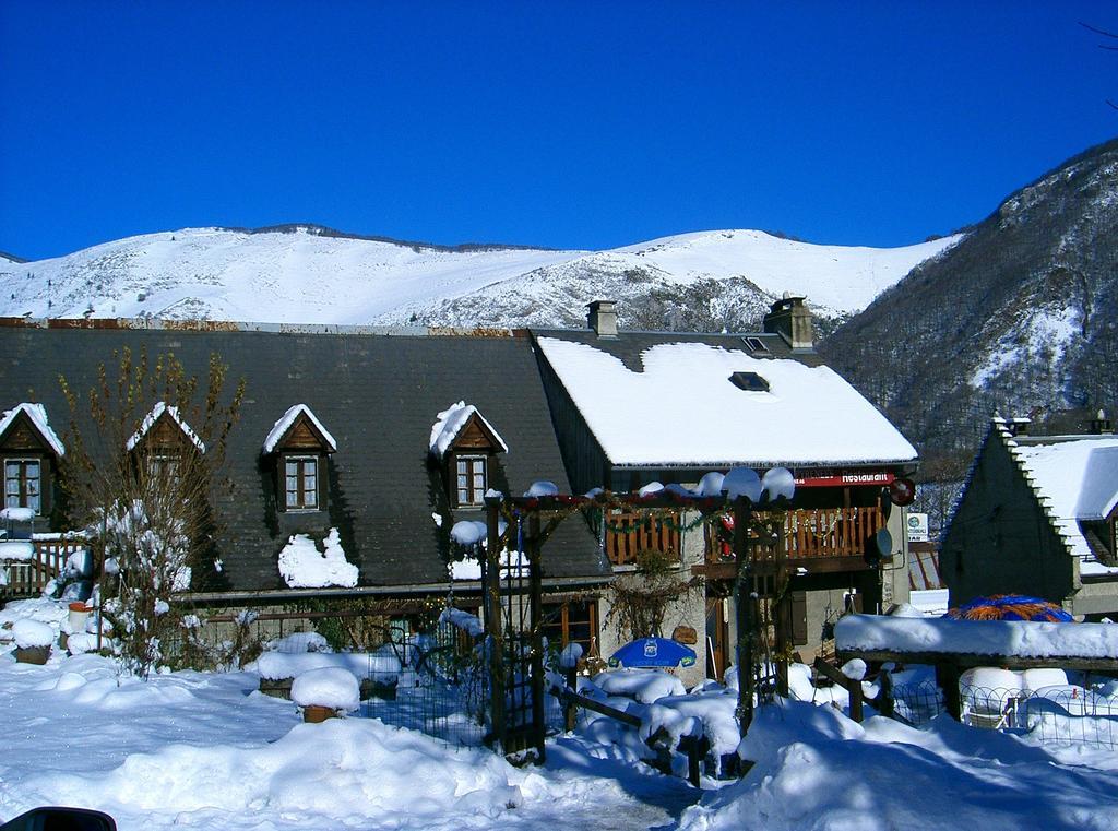 Auberge des Pyrénées Sainte-Marie-de-Campan Exterior foto