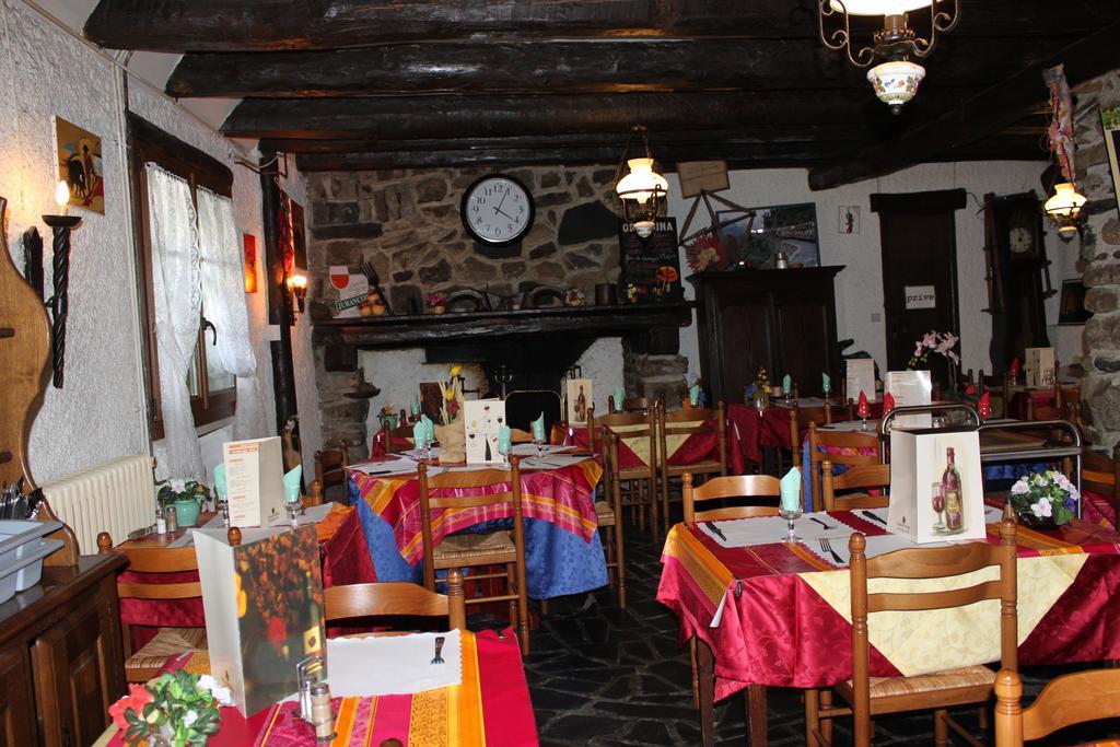 Auberge des Pyrénées Sainte-Marie-de-Campan Exterior foto