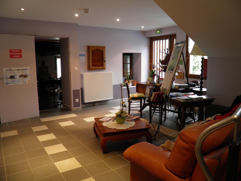Auberge des Pyrénées Sainte-Marie-de-Campan Habitación foto