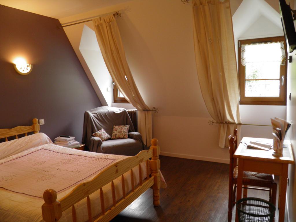 Auberge des Pyrénées Sainte-Marie-de-Campan Habitación foto