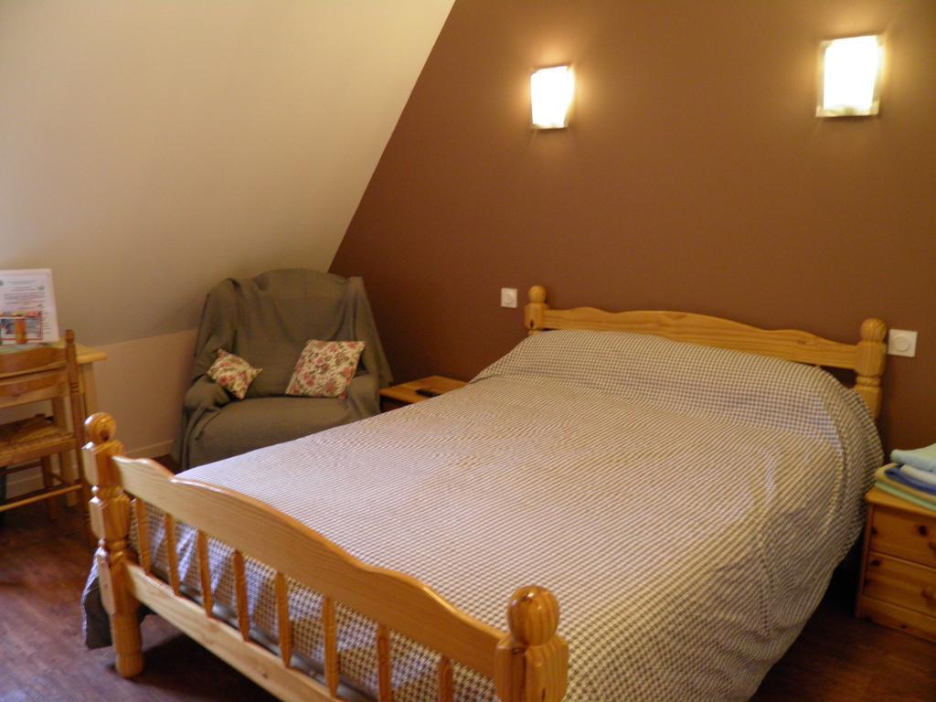Auberge des Pyrénées Sainte-Marie-de-Campan Habitación foto
