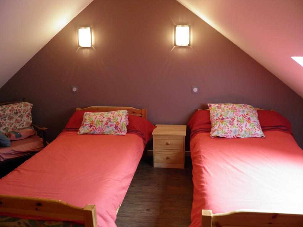 Auberge des Pyrénées Sainte-Marie-de-Campan Habitación foto
