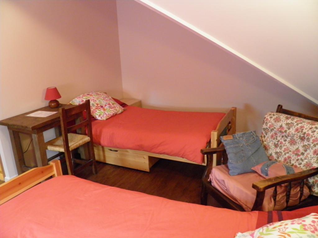 Auberge des Pyrénées Sainte-Marie-de-Campan Habitación foto