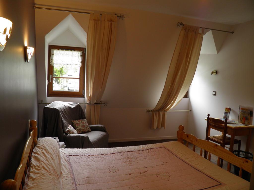 Auberge des Pyrénées Sainte-Marie-de-Campan Habitación foto